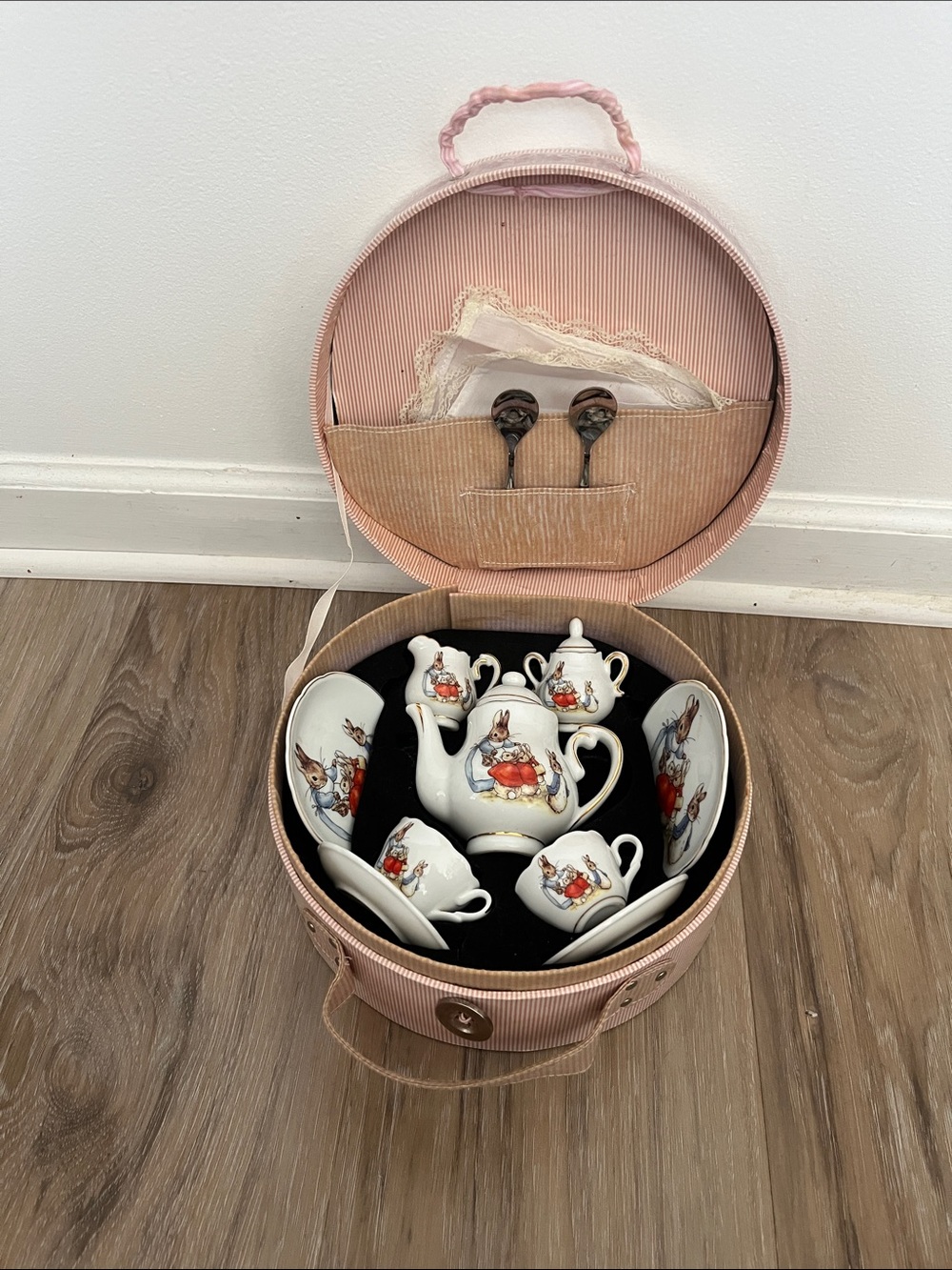 The World Of Beatrix Potter-Peter Rabbit Childs Vintage Tea Set